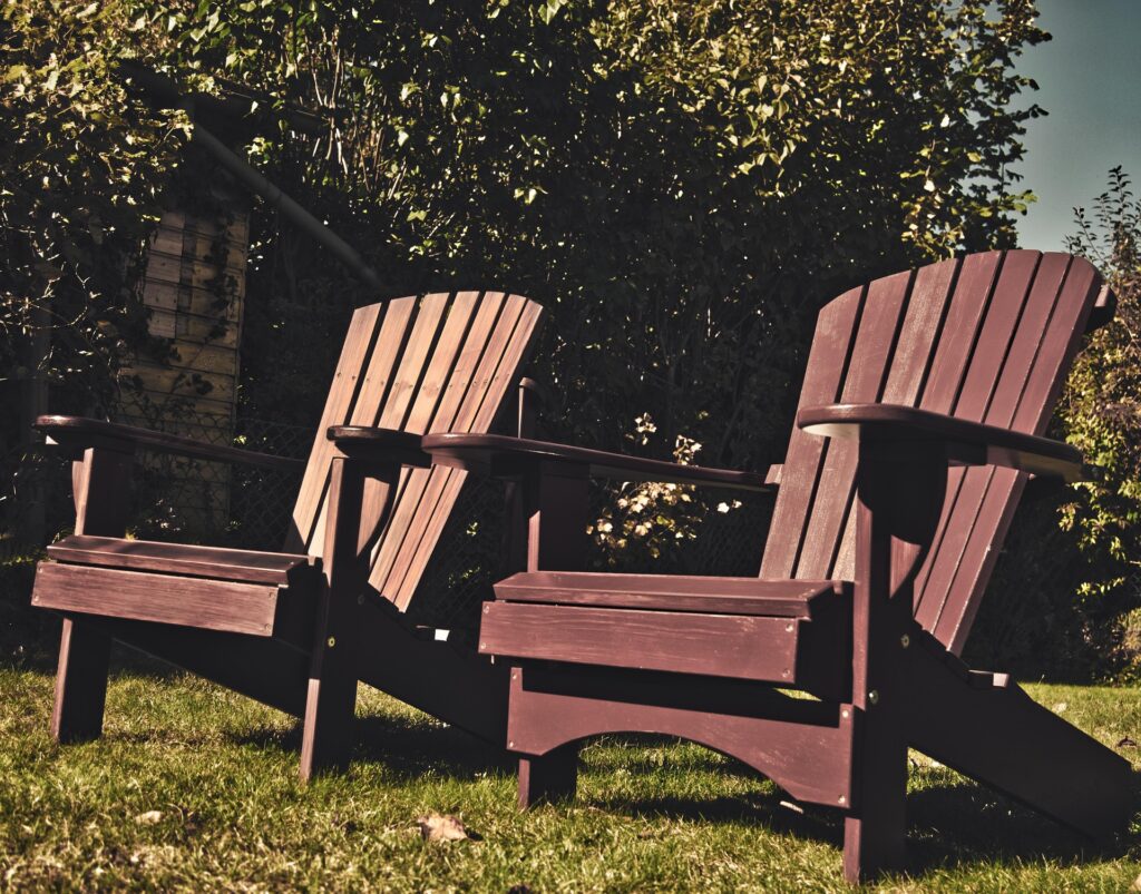 Adirondack chairs - a classic woodworking projects that sells